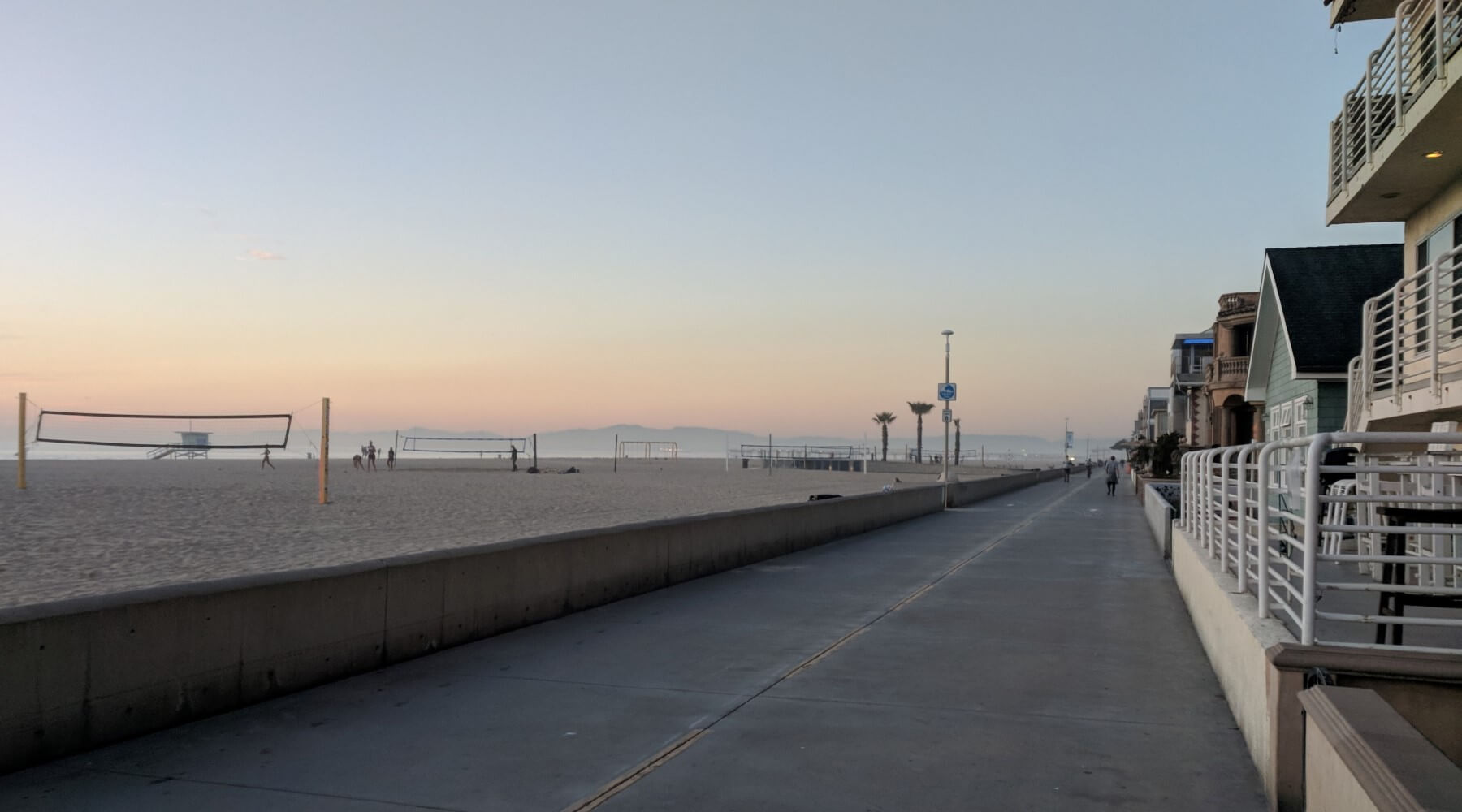 Why Hermosa Beach is the Best Beach Town For A Bike Ride in the USA